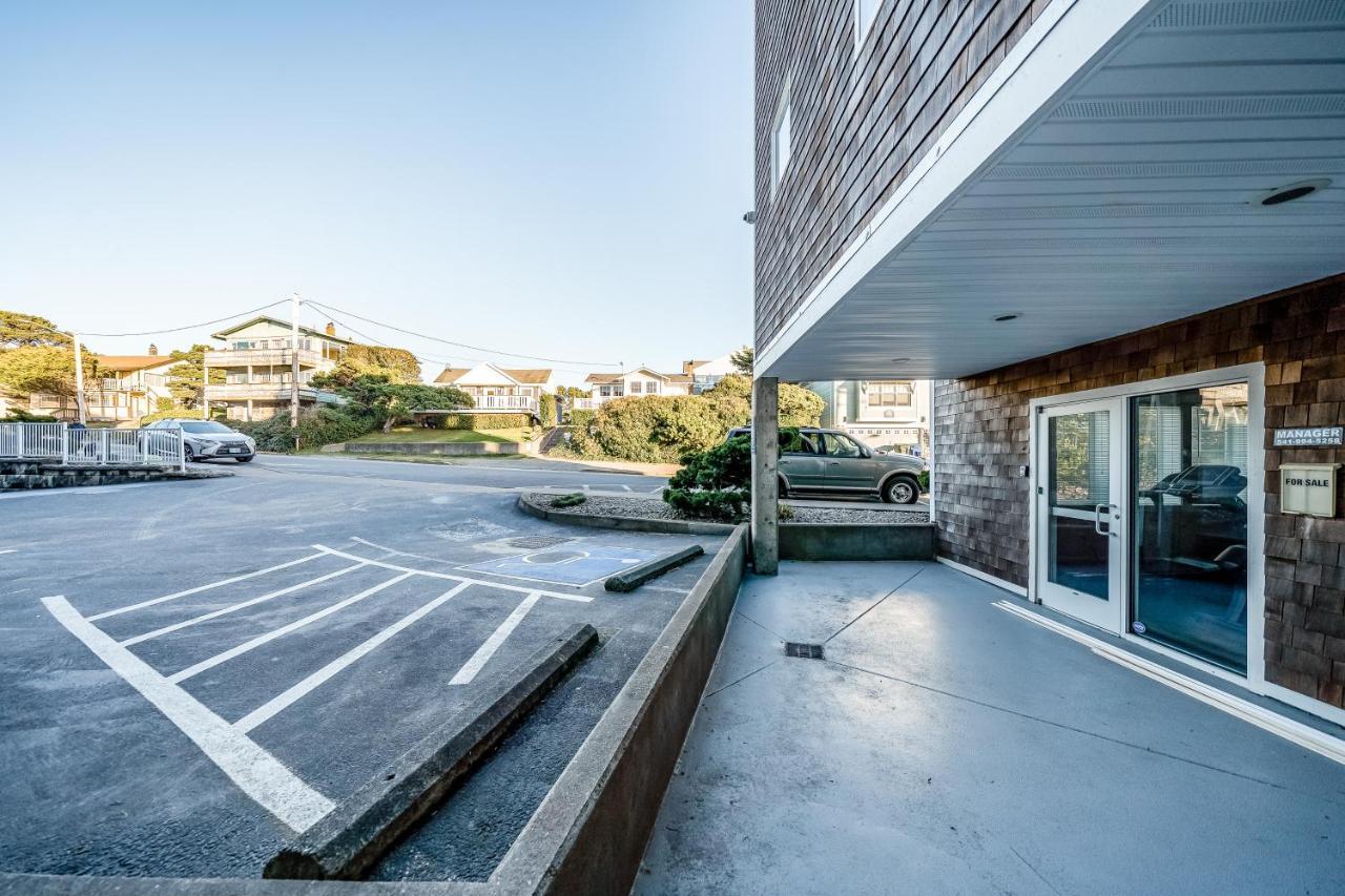 Oceanfront Contemporary Lincoln City